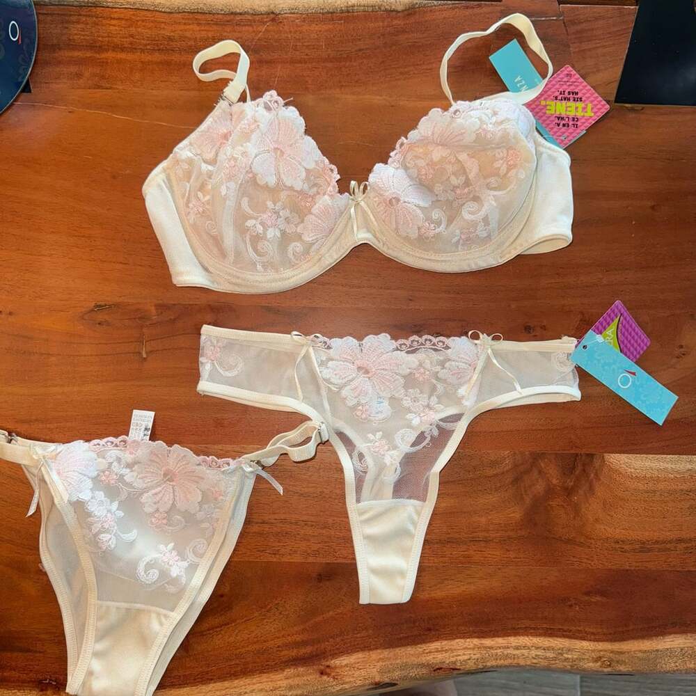 Innocenza Lingerie Set 3 Piece Set Bra Size 32B and Thongs Size Small NWT